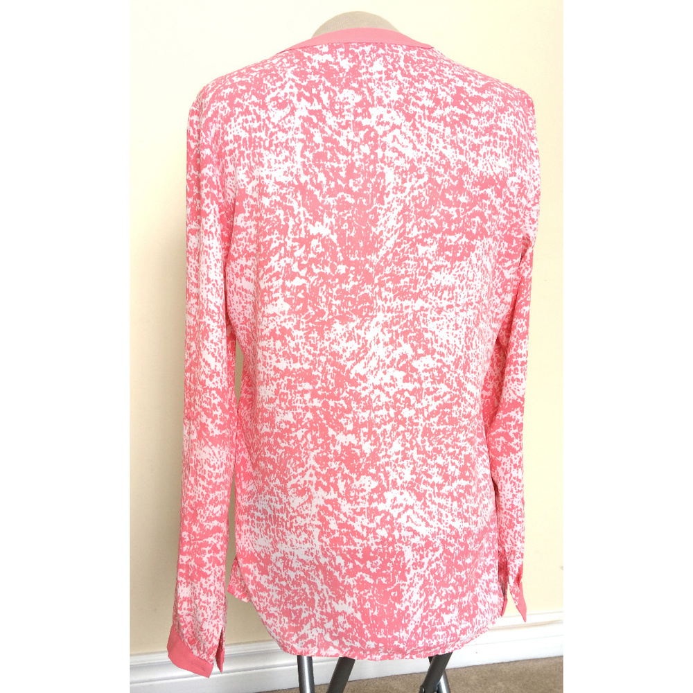 Kenneth Cole Pink White V-Neck Blouse S - Picture 2 of 4